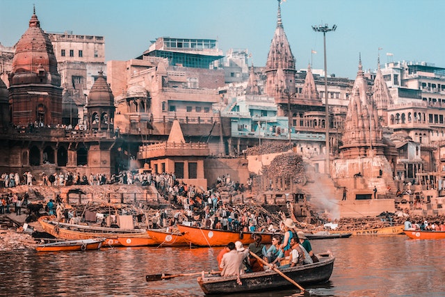 gebouwen tot bijna in de Ganges