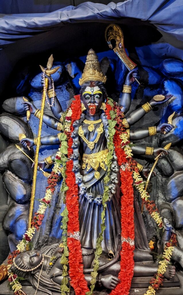 Kali in al haar macht in Kali Yuga